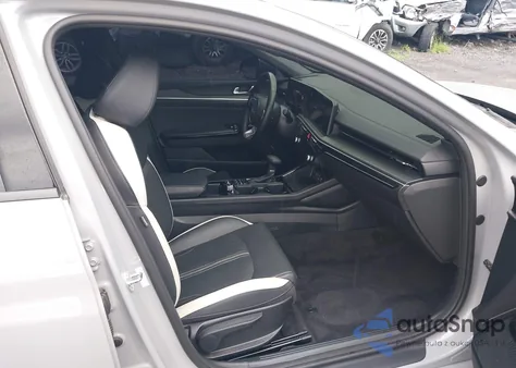 2025 Kia K5 Gt-Line from USA, damaged, VIN KNAG64J71S571233